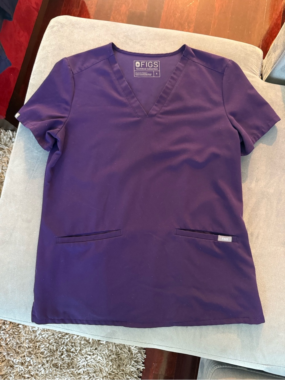 Figs Women's Short Sleeve V-Neck Scrub Top in Purple